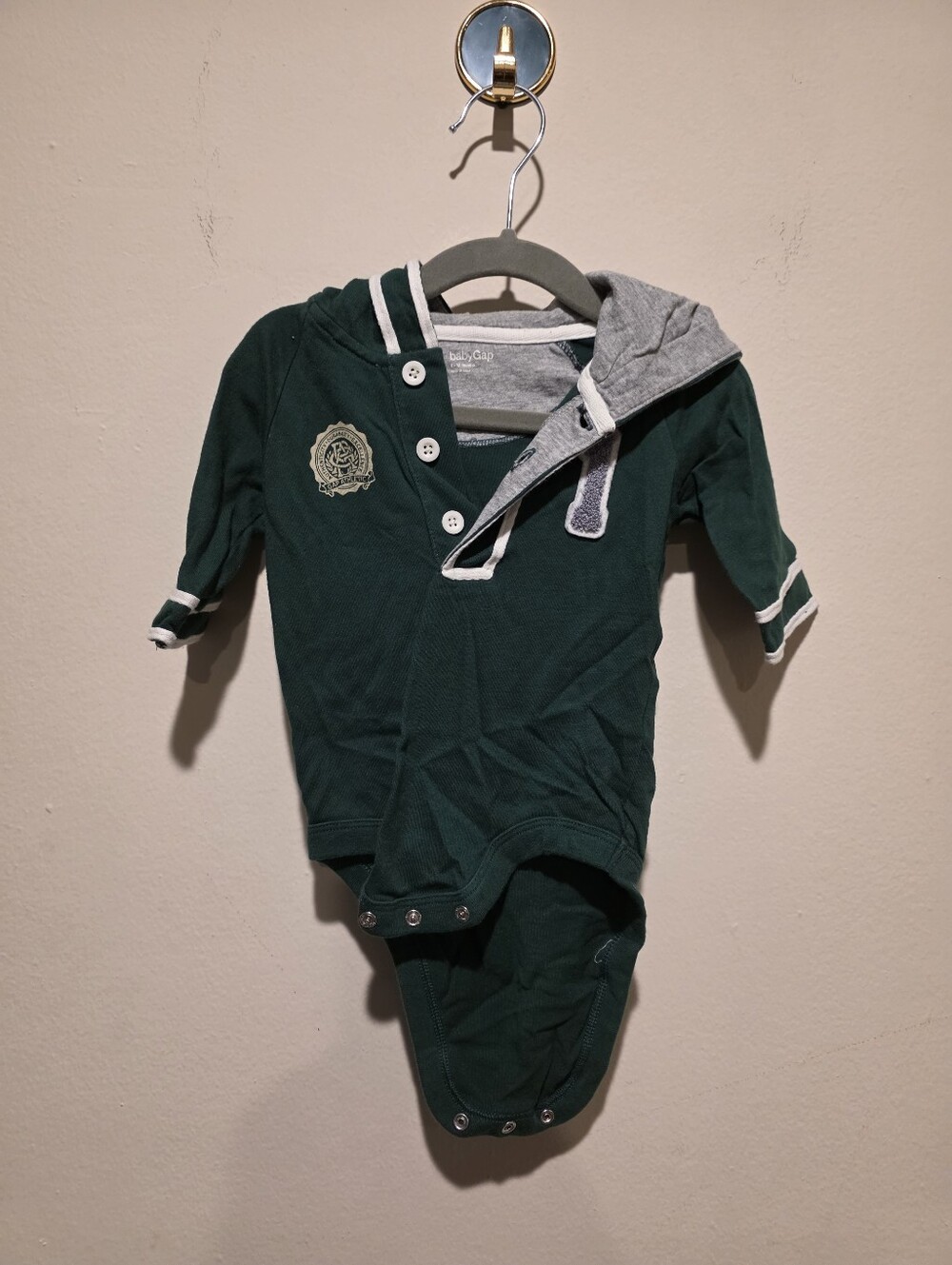 BABY GAP Forest Green Henley Hooded Onesie Bodysuit Varsity Athletic 6-12M